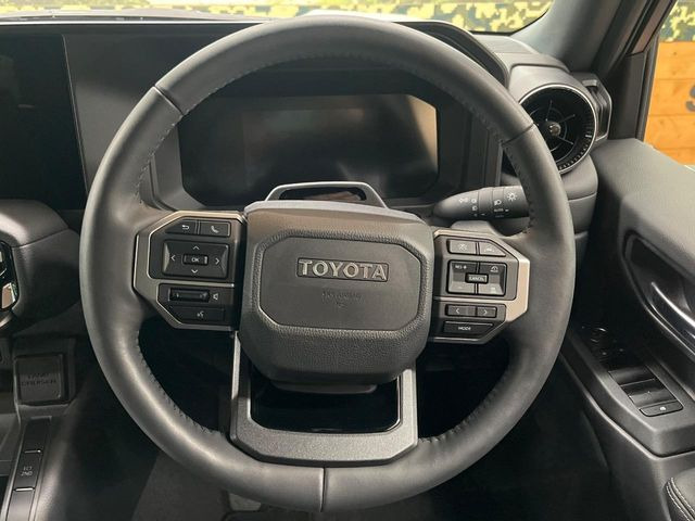 �y�����v�����X�e�A�����O�z�㎿�Ȋv���g�p���邱�ƂŁA��ɂ����������݂ƂĂ��^�]���₷���n���h���ł���