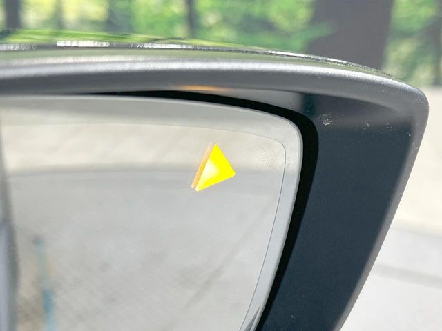 �y�u���C���h�X�|�b�g���j�^�����O�z���s���A�h�A�~���[�̎��p�ɂȂ�₷���ӏ��Ɍ㑱�Ԃ��ڋ߂���ƃT�C�h�~���[�t�߂Ɍx����\���A�h���C�o�[�ɒ��ӊ��N�����Ă���܂��B