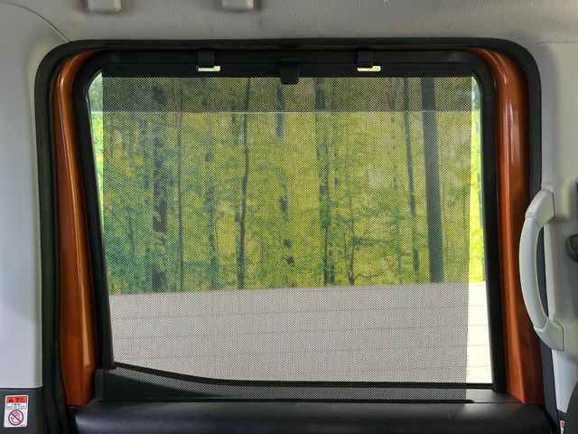 �y���[���V�F�[�h�z��������ԊO����̌���ῂ����Ƃ��ɃT�b�ƈ����o���Ďg����A���[���i�[�^�C�v�̃T���V�F�[�h�𑕔��B��Ȃɏ�������q�l���E�g�E�g�����������ȂǁA���Ђ����p����������