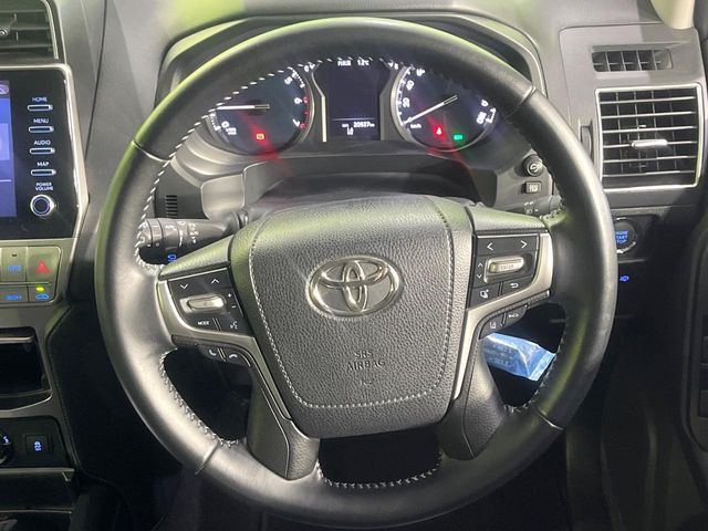 �y�X�e�A�����O�X�C�b�`�z�^�]���A�O������ڐ������炷���ƂȂ��A�I�[�f�B�I���̑��삪�\�ȕ֗��@�\!���S&���K�ȃh���C�u�����o���Ă���܂���