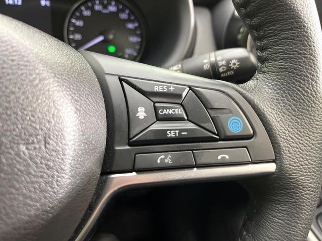 【プロパイロット】高速道路での長距離走行が楽に!!渋滞時と巡回走行のシーンで、アクセル・ブレーキ・ステアリングを自動で制御し、長距離運転の負担を軽減してくれます♪