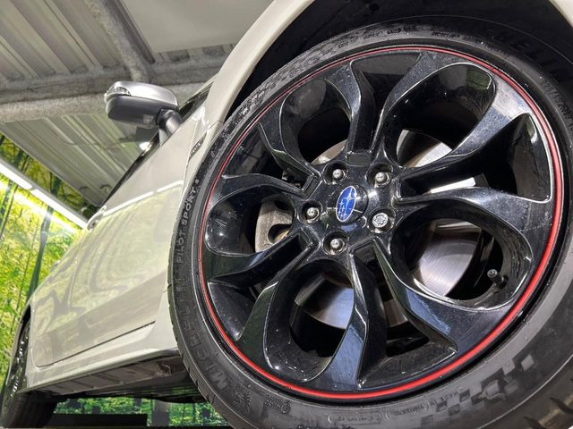 �y�����J�^���O�I�v�V����18�C���`�A���~�z�C�[���z�����J�^���O�I�v�V�����z�C�[���𑕒��B���s���\�̌���ɉ����A�O�ς����X�^�C���b�V���ɂȂ��Ă��܂��B