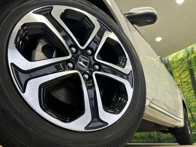 �y17�C���`�A���~�z�C�[���z�O�ςɃ}�b�`�����A���~�z�C�[���𑕒����Ă���܂��B�e��A���~�z�C�[����A�X�^�b�h���X�^�C�����戵�����Ă���܂��B���񂲑��k����������