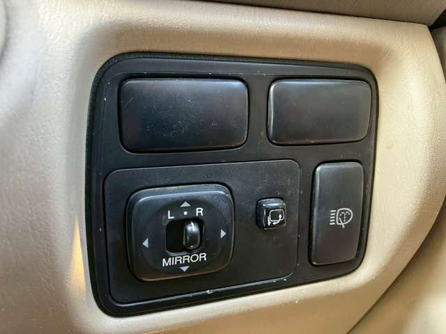 �C�ɂȂ邨�Ԃ�����܂�����E�̓d�b�ԍ����璼�ڂ��X�ɂ��₢���킹���������B�x�����@����ԗ����A��Ԃ܂łȂ�ł������������Ē����܂��B�X�^�b�t�ꓯ���A�����҂����Ă���܂��B