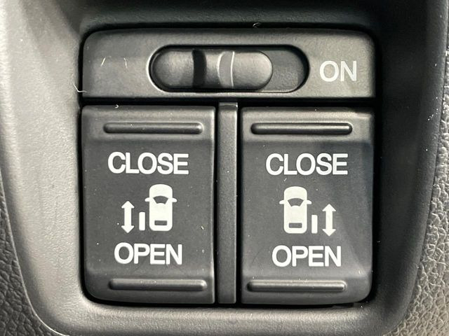 �y�����p���[�X���C�h�h�A�z�X�}�[�g�L�[��^�]�Ȃ̃X�C�b�`�Ō�ȗ����X���C�h�h�A�̊J���\���d��������͂����ăh�A���J����K�v�������A�����Ȃ��q�l�ł��ȒP�ɊJ���߂ł����K�ł���