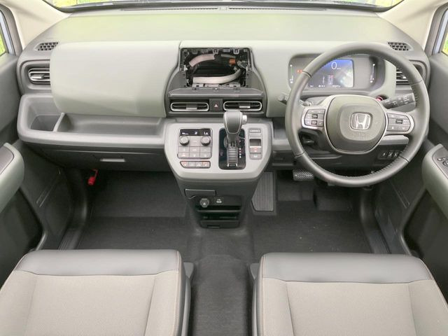 フリード1.5 e:HEV クロスター