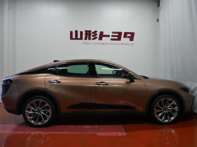 クラウンクロスオーバー2.5 G アドバンスト レザー パッケージ E-Four 4WD