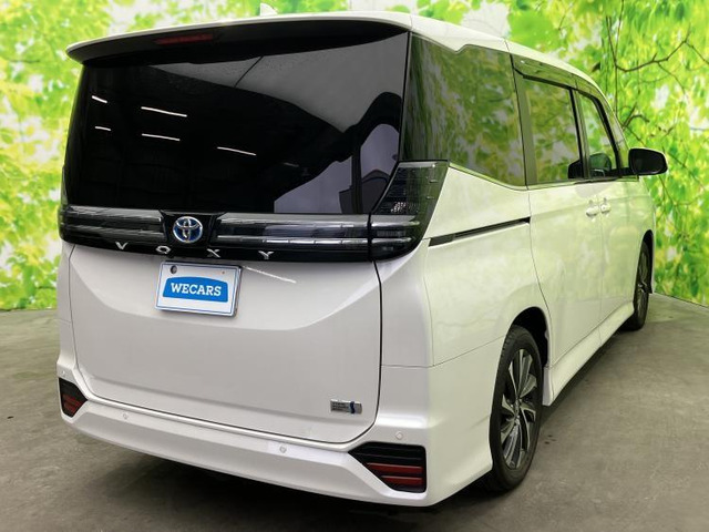 ヴォクシー1.8 ハイブリッド S-Z