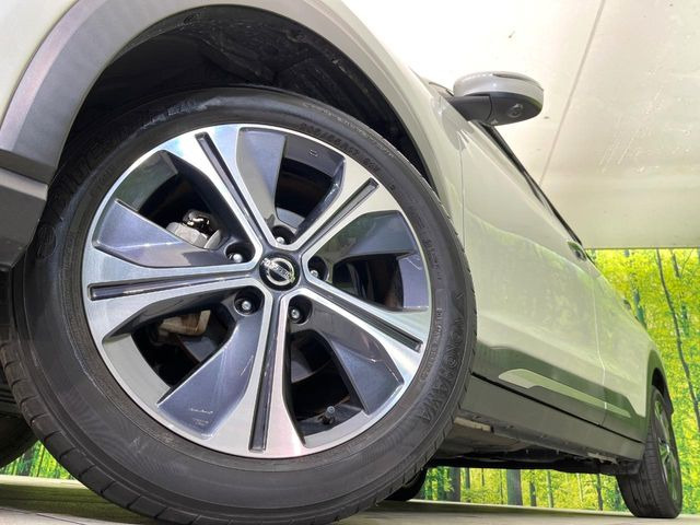 【純正17インチアルミホイール】外観にマッチした純正アルミホイールを装着しております。各種社外アルミホイールや、スタッドレスタイヤも取扱いしております。是非ご相談ください♪