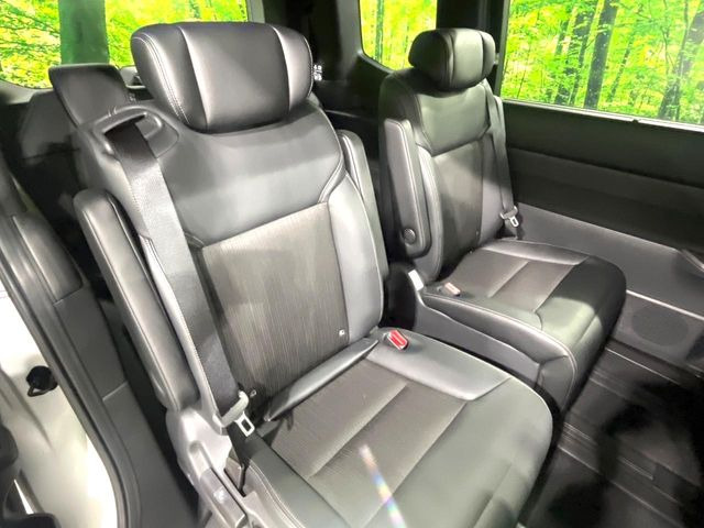 ���i���ȃI���W�i���t���A�}�b�g���I�v�V�����ɂĂ��p�ӂ��Ă���܂��B���D���ȃf�U�C����J���[�����Ԃɍ��킹�đI��ł����������Ƃ��ł��܂���