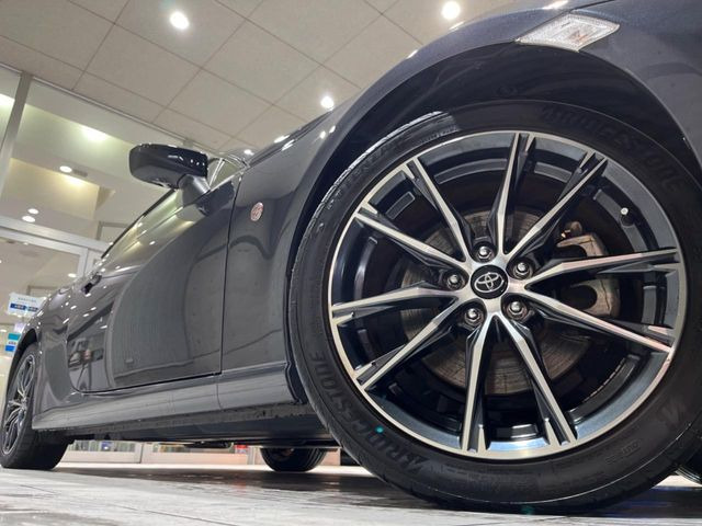 �y����17�C���`�A���~�z�C�[���z�O�ςɃ}�b�`���������A���~�z�C�[���𑕒����Ă���܂��B�e��ЊO�A���~�z�C�[����A�X�^�b�h���X�^�C�����戵�����Ă���܂��B���񂲑��k����������