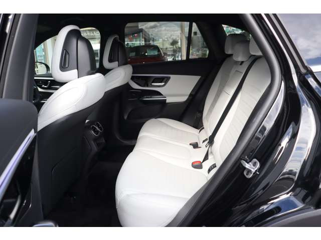 GLC220d 4マチック (ISG) AMGラインパッケージ  4WD