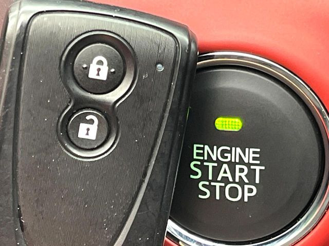 �y�L�[�t���[�V�X�e���z�J�o����|�P�b�g�ɓ��ꂽ�܂܂ł��h�A�̎{���E�������\�ȃX�}�[�g�L�[�𑕔��B�G���W���̃I���E�I�t�����J�M�����o���K�v����������Ƃ��Ă��֗��ł���