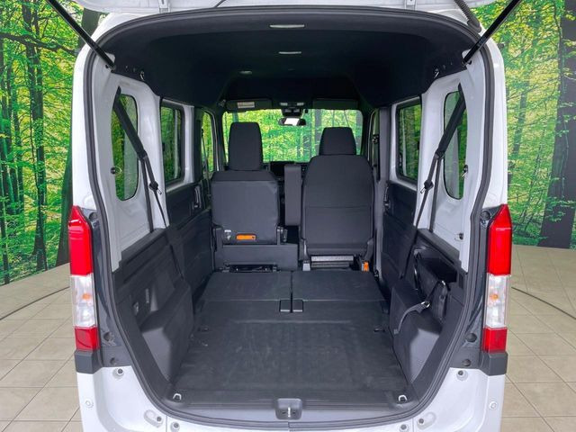 ���i�̂���������ʋ΁A���}���ɏ\���ȉ׎��X�y�[�X���m�ۂ��Ă���܂��B�Z�J���h�V�[�g��|���ƁA�傫�ȉו��̐ύڂ��\�ł���