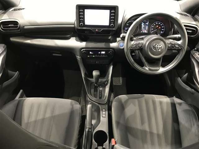 ヤリス1.5 ハイブリッド X