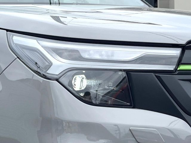 �yLED�w�b�h���C�g�z���V����ԑ��s�����ǍD�Ȏ��E���m�ۂ����S���ĉ^�]�ł��鍂�P�xLED�w�b�h���C�g�𑕔�!�_�����x�������A����d�͂��}�����Ă��܂��B