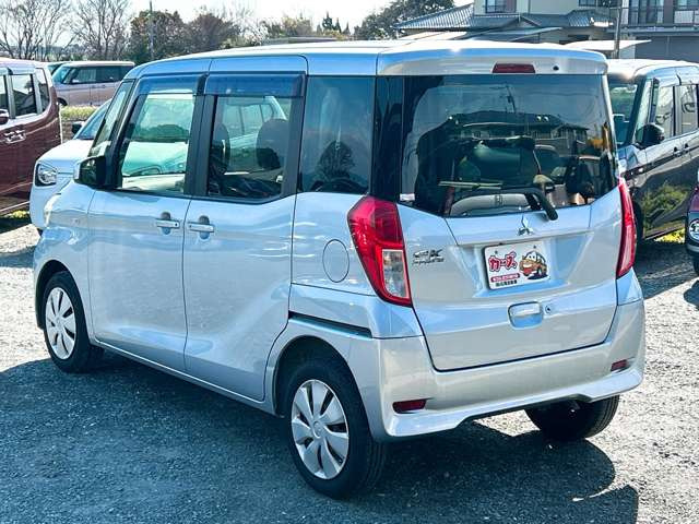 ���X�ł͌y�����Ԃ��畁�ʎԂ܂ŕ��L���I�[�����[�J�[�̎Ԏ�E�F�E�O���[�h��L�x�ɑ����Ă���܂��B