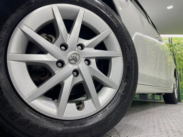 【純正16インチアルミホイール】外観にマッチした純正アルミホイールを装着しております。各種社外アルミホイールや、スタッドレスタイヤも取扱いしております。是非ご相談ください♪
