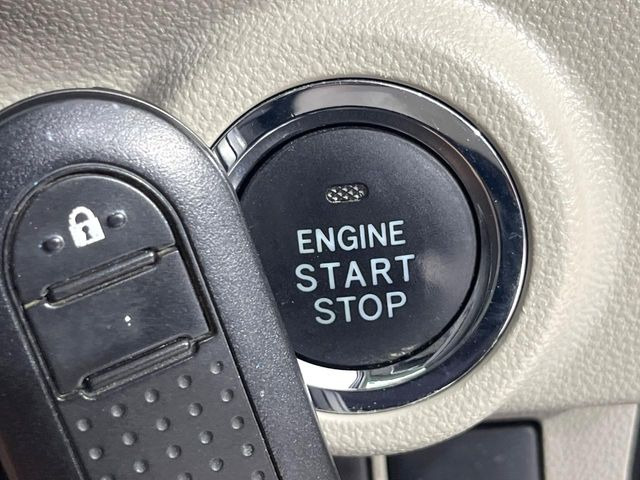 �y�L�[�t���[�V�X�e���z�J�o����|�P�b�g�ɓ��ꂽ�܂܂ł��h�A�̎{���E�������\�ȃX�}�[�g�L�[�𑕔��B�G���W���̃I���E�I�t�����J�M�����o���K�v����������Ƃ��Ă��֗��ł���