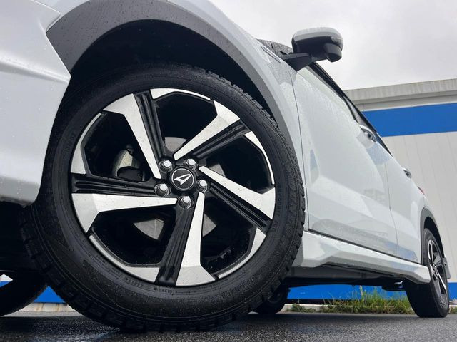 �y�����A���~�z�C�[���z�O�ςɃ}�b�`���������A���~�z�C�[���𑕒����Ă���܂��B�e��ЊO�A���~�z�C�[����A�X�^�b�h���X�^�C�����戵�����Ă���܂��B���񂲑��k����������