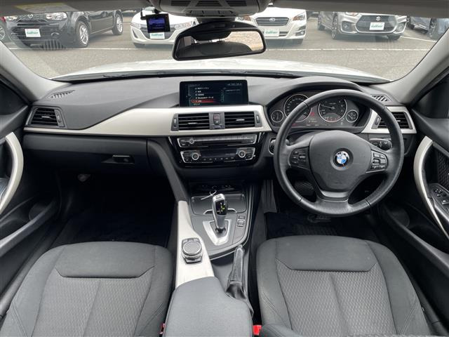 3シリーズツーリング318i