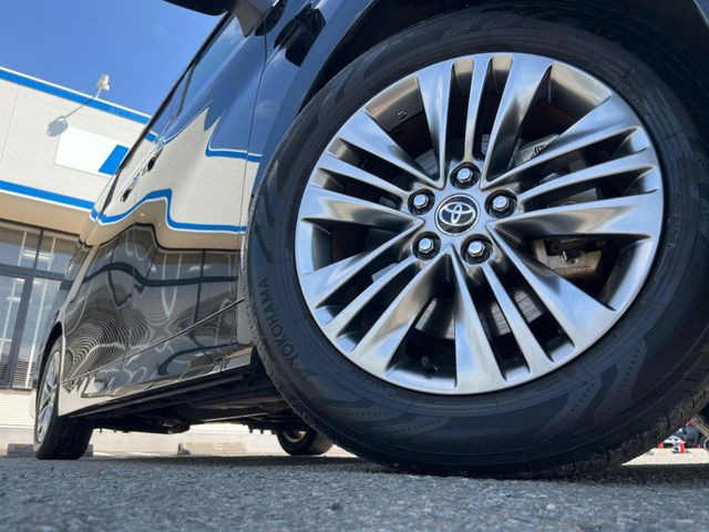 �y����18�C���`�A���~�z�C�[���z�O�ςɃ}�b�`���������A���~�z�C�[���𑕒����Ă���܂��B�e��ЊO�A���~�z�C�[����A�X�^�b�h���X�^�C�����戵�����Ă���܂��B���񂲑��k����������