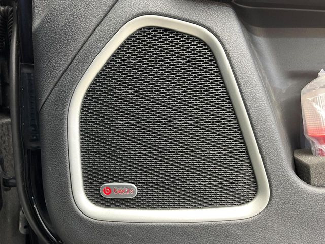 ��beats�T���E���h�V�X�e��:���f�����ɍœK�Ȓ������{���ꂽ�A�l�C�̃T�E���h�V�X�e���ł��B�ʏ�̃X�s�[�J�[�Ɣ�r���Ă����̍L���肪�������܂��B���񂲗��X�̏ゲ�̊����������B