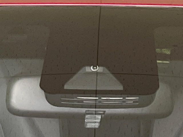 �y�g���^�Z�[�t�e�B�Z���X�z���s���ɑO���̎ԗ�����F�����A�Փ˂������Ȏ��͌x��ƃu���[�L�ŏՓˉ���Ɣ�Q�y�����A�V�X�g�B�����S�Ƀh���C�u�����y���݂��������܂��B