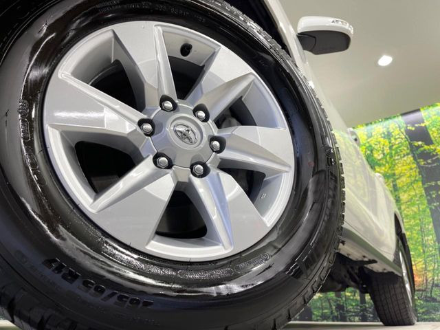 �y����17�C���`�A���~�z�C�[���z�O�ςɃ}�b�`���������A���~�z�C�[���𑕒����Ă���܂��B�e��ЊO�A���~�z�C�[����A�X�^�b�h���X�^�C�����戵�����Ă���܂��B���񂲑��k����������