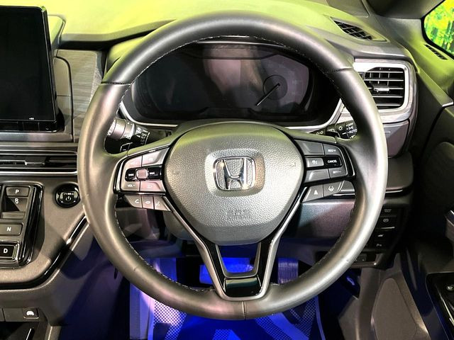 �y�����v�����X�e�A�����O�z�㎿�Ȋv���g�p���邱�ƂŁA��ɂ����������݂ƂĂ��^�]���₷���n���h���ł���