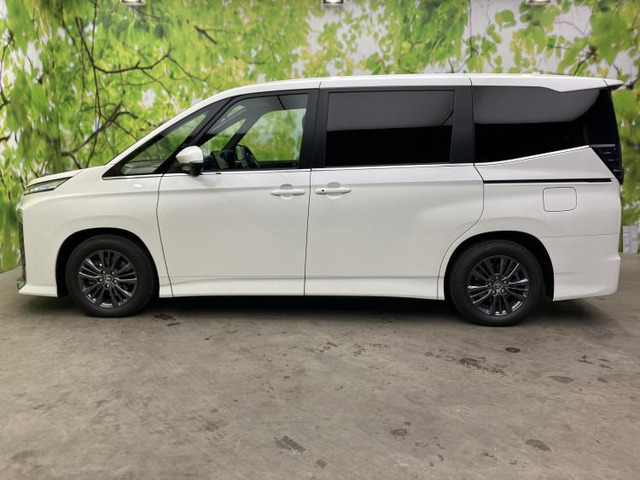 ヴォクシー1.8 ハイブリッド S-Z E-Four 4WD