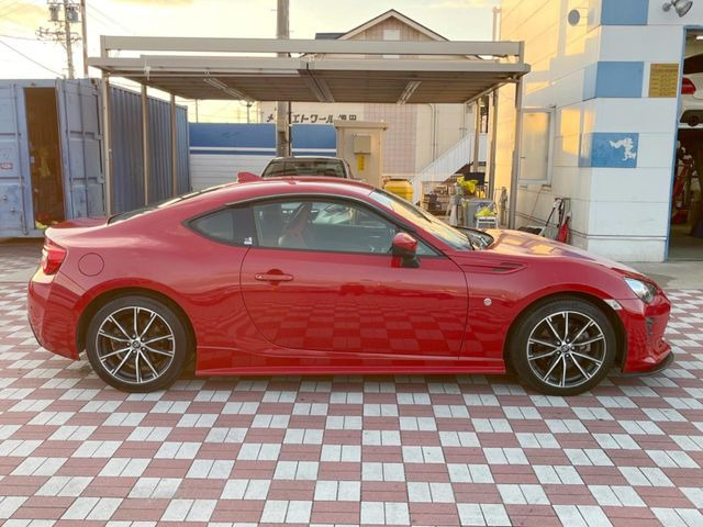 �������x�̃K���X�疌�ŝ����͂������A�㎿�ȃc���E����������B���O����_���J�����؂Ȉ��Ԃ�ی삵�A�F�����E�򉻂�h�~�B�u�e�X�v���b�V���R�[�g�v�A�u�e�v���~�b�T�R�[�g�v���炨�I�т��������܂��B