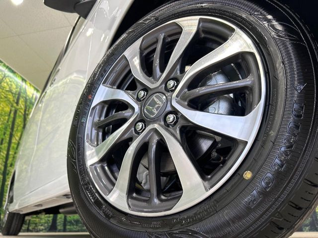 �y����14�C���`�A���~�z�C�[���z�O�ςɃ}�b�`���������A���~�z�C�[���𑕒����Ă���܂��B�e��ЊO�A���~�z�C�[����A�X�^�b�h���X�^�C�����戵�����Ă���܂��B���񂲑��k����������