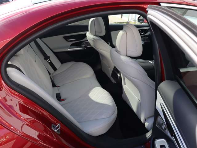 EクラスE200 アバンギャルド AMGラインパッケージ (ISG)