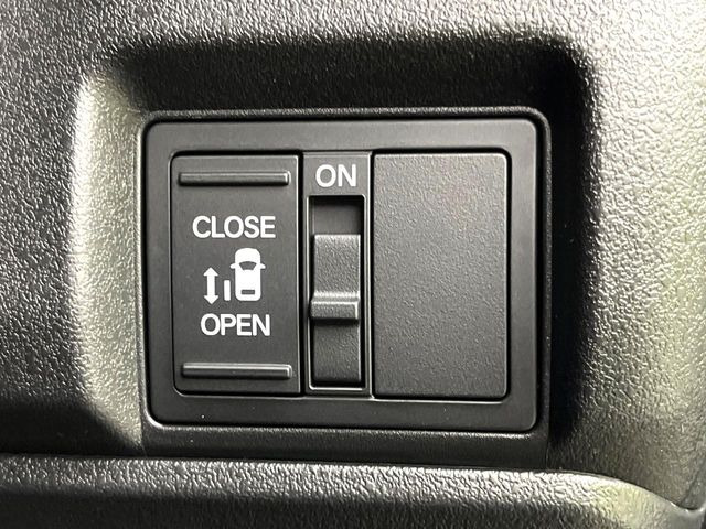 �y�p���[�X���C�h�h�A�z�X�}�[�g�L�[��^�]�Ȃ̃X�C�b�`�ŃX���C�h�h�A�̊J���\���d��������͂����ăh�A���J����K�v�������A���������q�l�ł��A�d���ו��������Ă��鎞�����N�ɊJ���߂ł��܂���