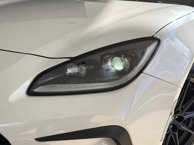 �yLED�w�b�h���C�g�z���V����ԑ��s�����ǍD�Ȏ��E���m�ۂ����S���ĉ^�]�ł��鍂�P�xLED�w�b�h���C�g�𑕔�!�_�����x�������A����d�͂��}�����Ă��܂��B