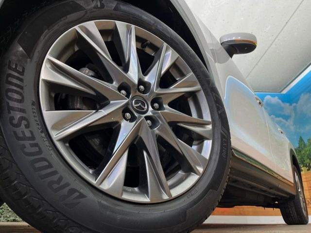 �y����19�C���`�A���~�z�C�[���z�O�ςɃ}�b�`���������A���~�z�C�[���𑕒����Ă���܂��B�e��ЊO�A���~�z�C�[����A�X�^�b�h���X�^�C�����戵�����Ă���܂��B���񂲑��k����������