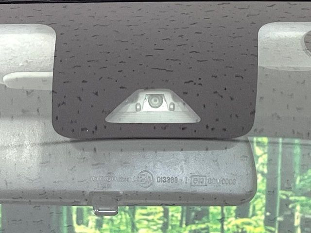 �y�X�}�[�g�A�V�X�g�z���s���ɑO���̎ԗ�����F�����A�Փ˂������Ȏ��͌x��ƃu���[�L�ŏՓˉ���Ɣ�Q�y�����A�V�X�g�B�����S�Ƀh���C�u�����y���݂��������܂��B