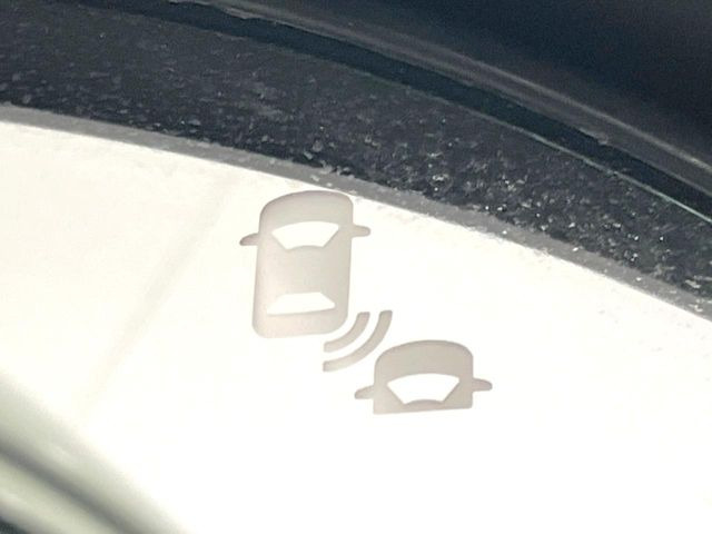 �y�u���C���h�X�|�b�g�C���t�H���[�V�����z���s���A�h�A�~���[�̎��p�ɂȂ�₷���ӏ��Ɍ㑱�Ԃ��ڋ߂���ƃT�C�h�~���[�t�߂Ɍx����\���A�h���C�o�[�ɒ��ӊ��N�����Ă���܂��B