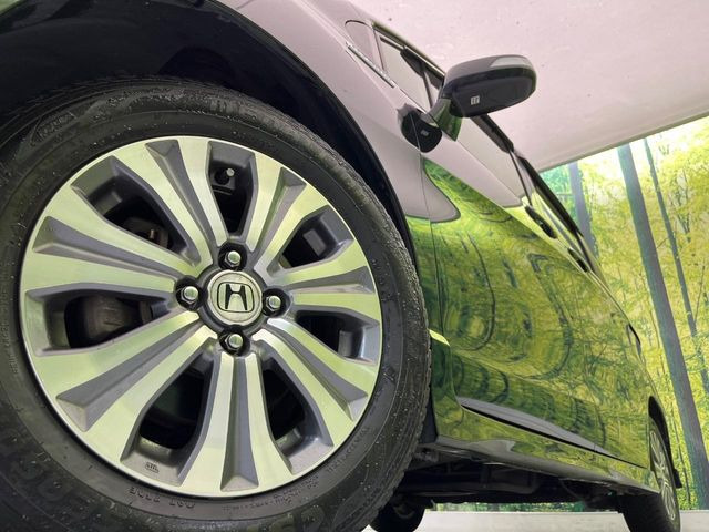 �y����15�C���`�A���~�z�C�[���z�O�ςɃ}�b�`���������A���~�z�C�[���𑕒����Ă���܂��B�e��ЊO�A���~�z�C�[����A�X�^�b�h���X�^�C�����戵�����Ă���܂��B���񂲑��k����������