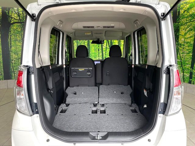 ���i�̂���������ʋ΁A���}���ɏ\���ȉ׎��X�y�[�X���m�ۂ��Ă���܂��B�Z�J���h�V�[�g��|���ƁA�傫�ȉו��̐ύڂ��\�ł���