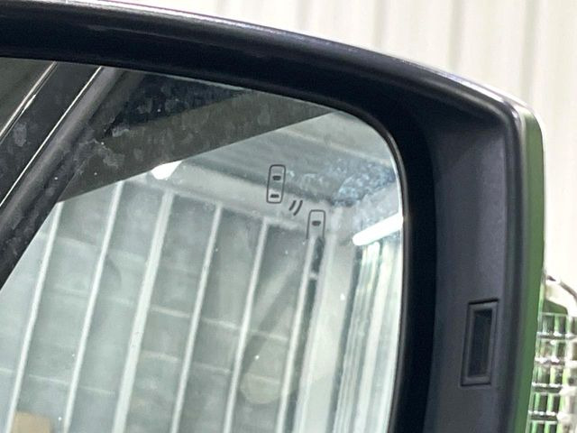 �y�����r�[�N���f�B�e�B�N�V�����z���s���A�h�A�~���[�̎��p�ɂȂ�₷���ӏ��Ɍ㑱�Ԃ��ڋ߂���ƃT�C�h�~���[�t�߂Ɍx����\���A�h���C�o�[�ɒ��ӊ��N�ƁA����̍ۂ̓n���h��������A�V�X�g�����܂��B