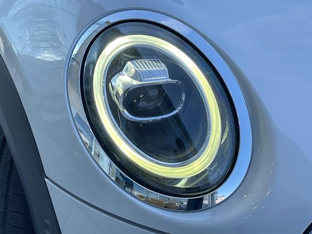 ��LED�w�b�h���C�g:��ԑ��s�����ǍD�Ȏ��E���m�ۂ����S���ĉ^�]�ł��鍂�P�xLED�w�b�h���C�g�𑕔�!�_�����x�������A����d�͂��}�����Ă��܂��B