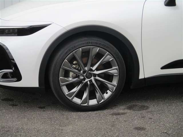 クラウンクロスオーバー2.5 G アドバンスト レザー パッケージ E-Four 4WD