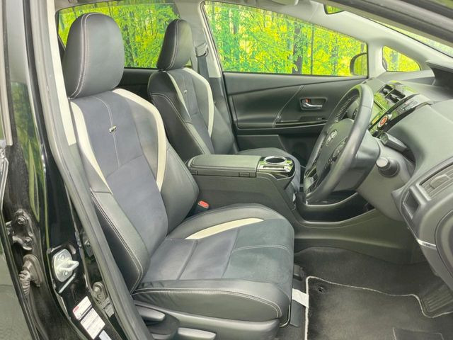 運転席シート廻りは使用感も少なく、良好な状態となっています。丁寧に使われていたことがよくわかりますね。