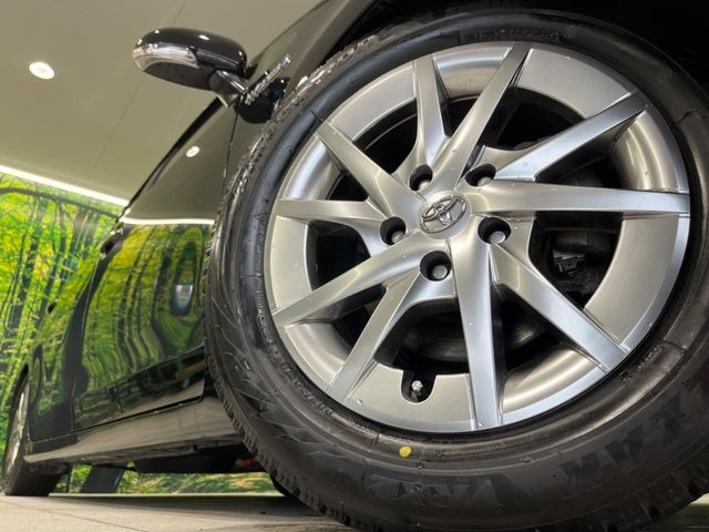 【純正16インチアルミホイール】外観にマッチした純正アルミホイールを装着しております。各種社外アルミホイールや、スタッドレスタイヤも取扱いしております。是非ご相談ください♪