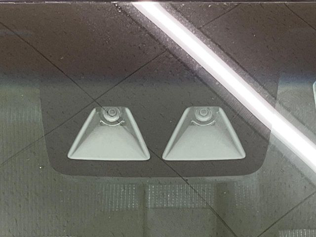 �y�X�}�[�g�A�V�X�g3�z���s���ɑO���̎ԗ�����F�����A�Փ˂������Ȏ��͌x��ƃu���[�L�ŏՓˉ���Ɣ�Q�y�����A�V�X�g�B�����S�Ƀh���C�u�����y���݂��������܂��B