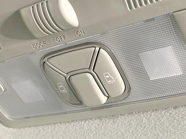 �y�����p���[�X���C�h�h�A�z�X�}�[�g�L�[��^�]�Ȃ̃X�C�b�`�Ō�ȗ����X���C�h�h�A�̊J���\���d��������͂����ăh�A���J����K�v�������A�����Ȃ��q�l�ł��ȒP�ɊJ���߂ł����K�ł���