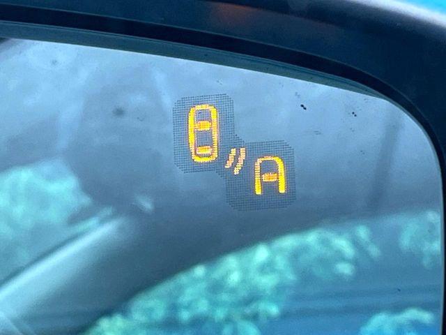 �y�u���C���h�X�|�b�g�C���t�H���[�V�����z���s���A�h�A�~���[�̎��p�ɂȂ�₷���ӏ��Ɍ㑱�Ԃ��ڋ߂���ƃT�C�h�~���[�t�߂Ɍx����\���A�h���C�o�[�ɒ��ӊ��N�����Ă���܂��B