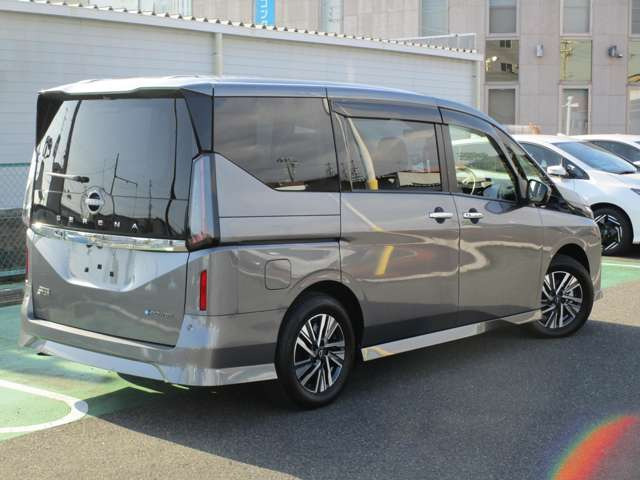 セレナ1.4 e-POWER ハイウェイスターV